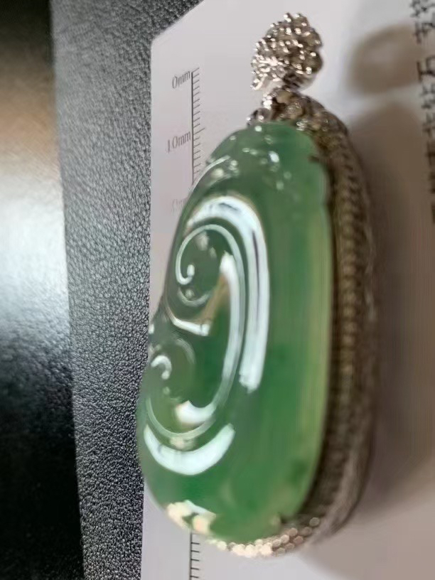 折后缅A翡翠18k真钻吊坠 如意 整52-27-12裸37-24-6mm