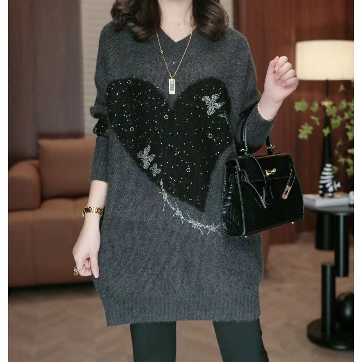 高级感爱心烫钻打底衫秋冬大码女装2024时尚洋气毛衣中长款2826