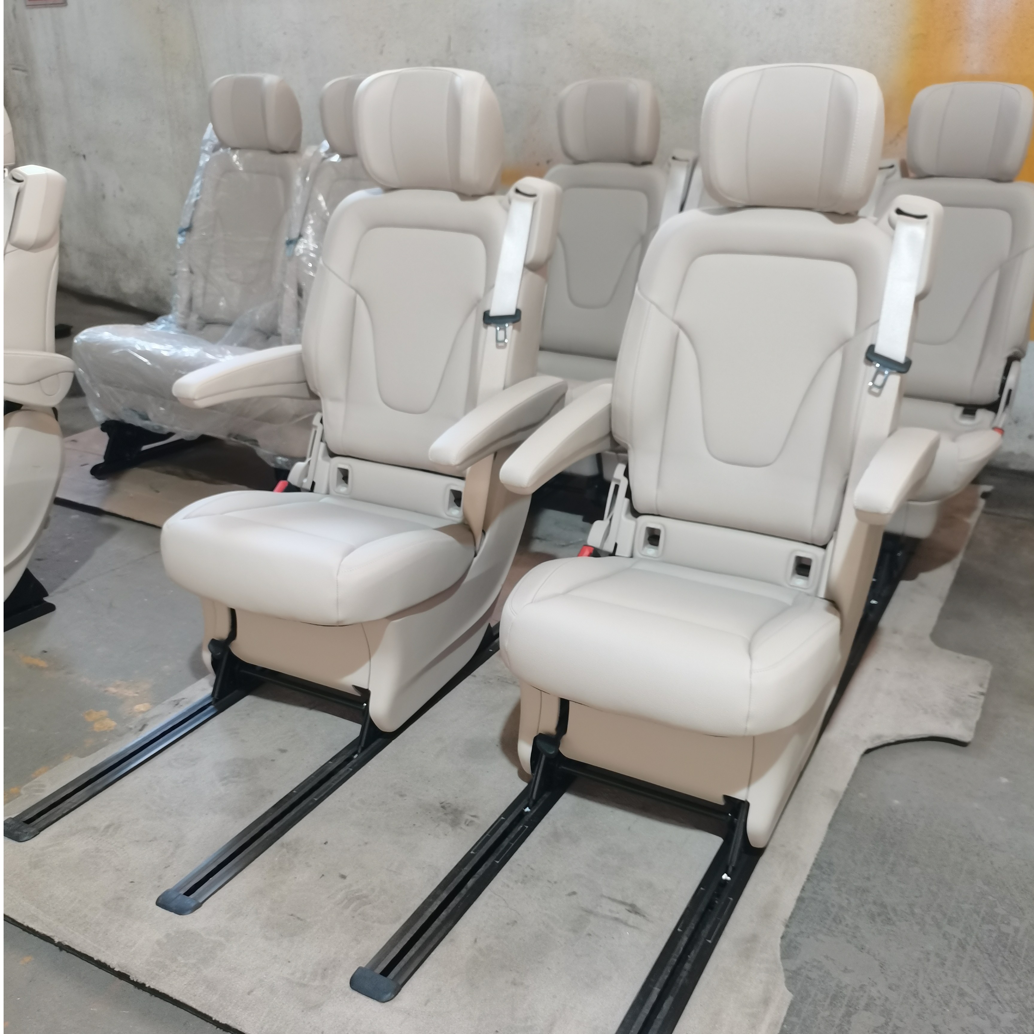 奔驰威霆V260米色座椅组合款单人座2只+三连座1组+2.47米长滑轨4