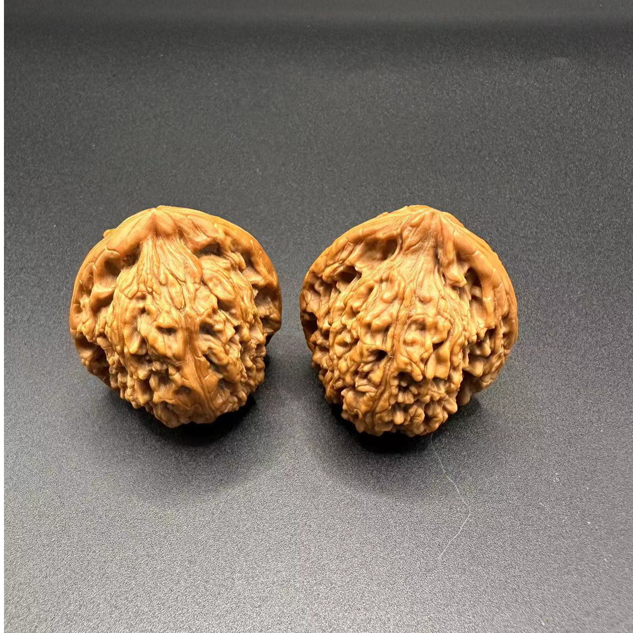 核桃 白狮子一对 精配精卡 白茬子 边肚无修