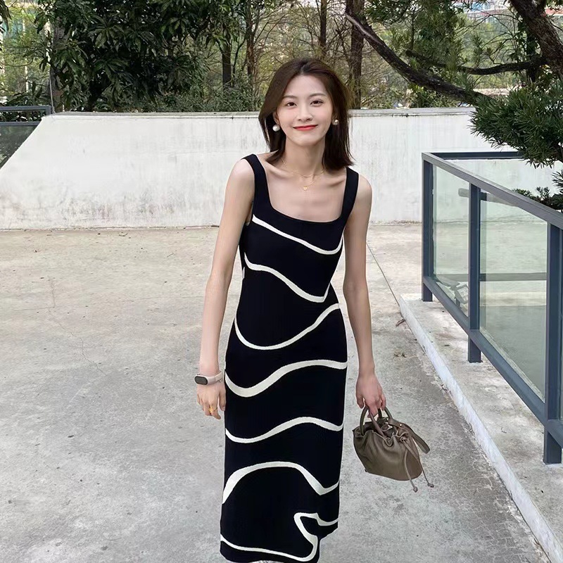 1529法式复古御姐轻熟风吊带长裙子质感高级感波浪条纹连衣裙女夏