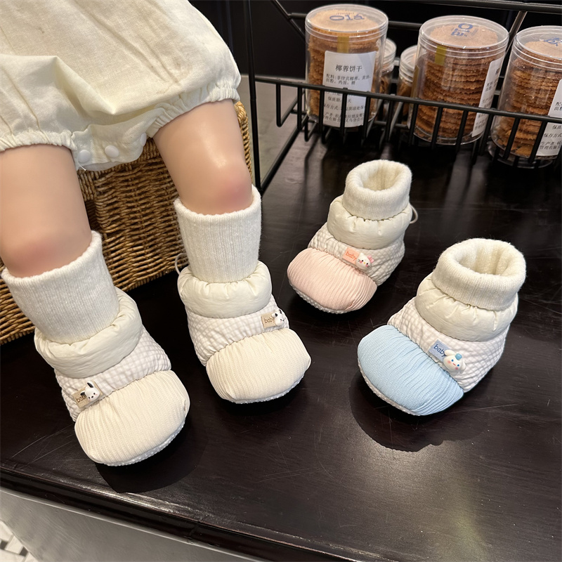 婴儿鞋0-6个月秋冬季加绒加厚软底男女宝宝学步鞋袜子鞋1岁不掉3