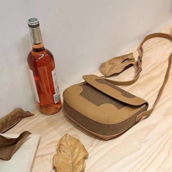 传盾牌马鞍进口头层Togo牛皮配法式毛呢面料单肩斜挎女包