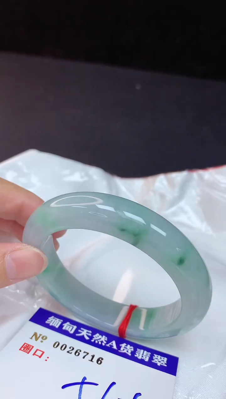 【闪购商品】翡翠手镯未镶嵌56+