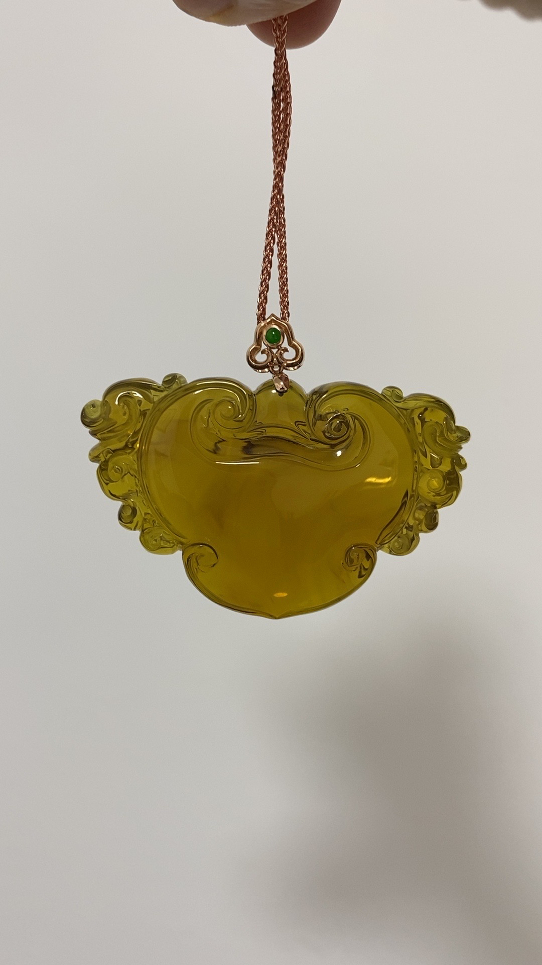 天然缅甸绿茶如意吊坠18K金镶嵌