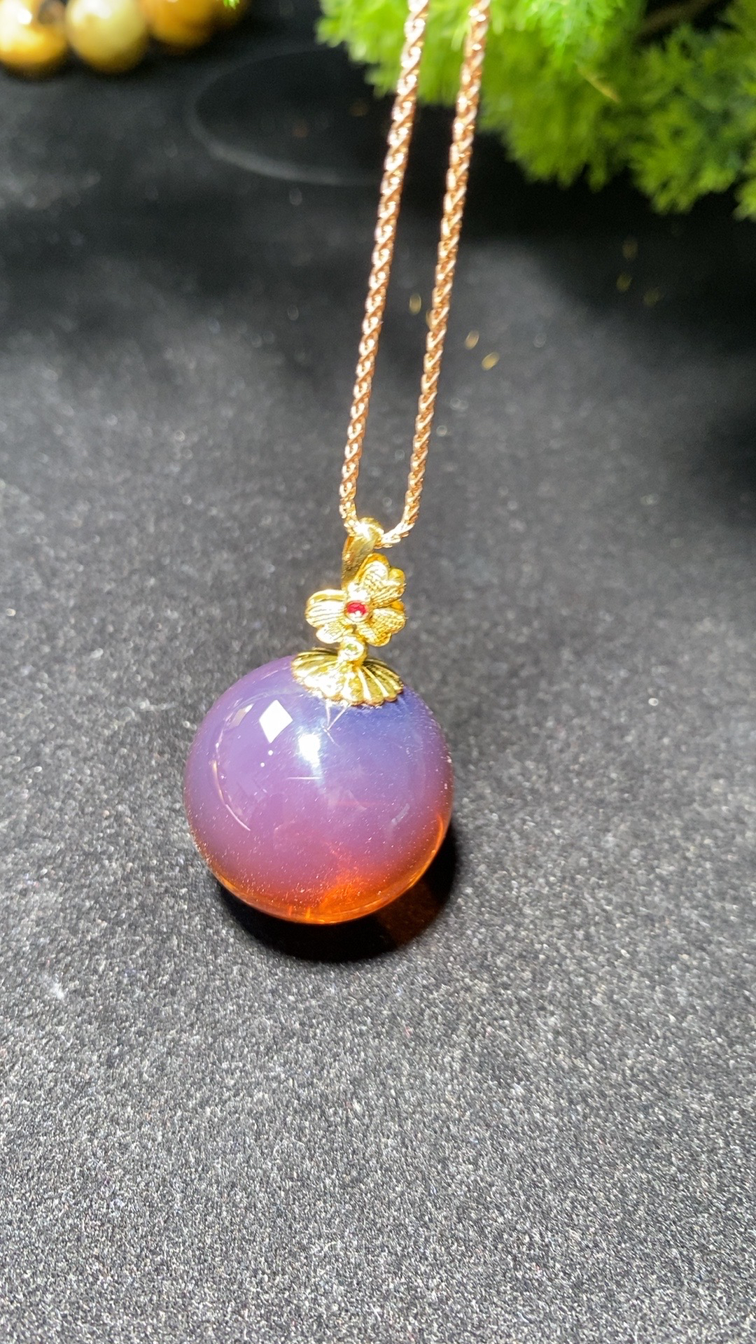 天然缅甸茶珀圆珠吊坠18K金镶嵌