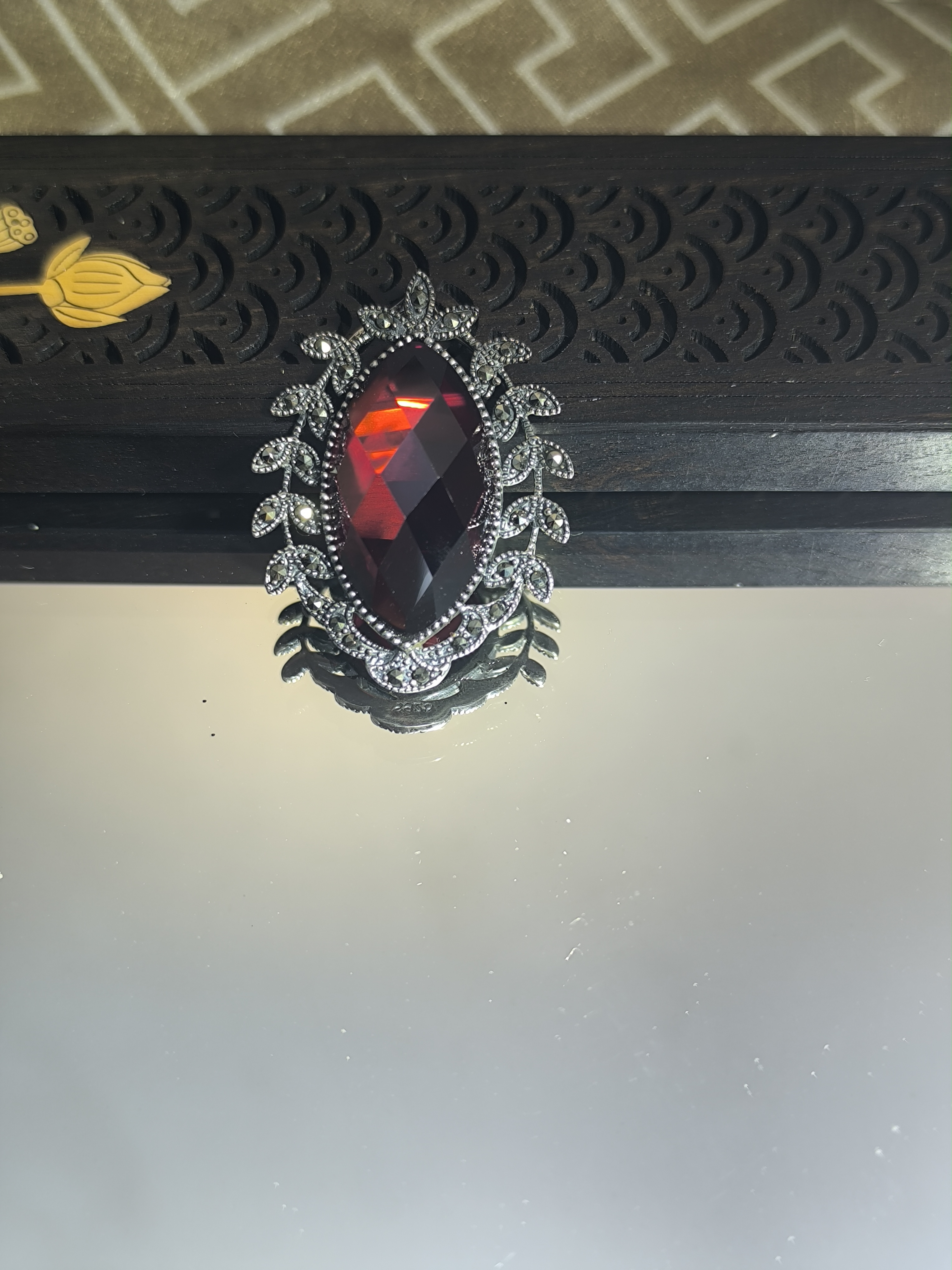 吊坠925银合成锆石 925纯银吊坠，复古石榴红色