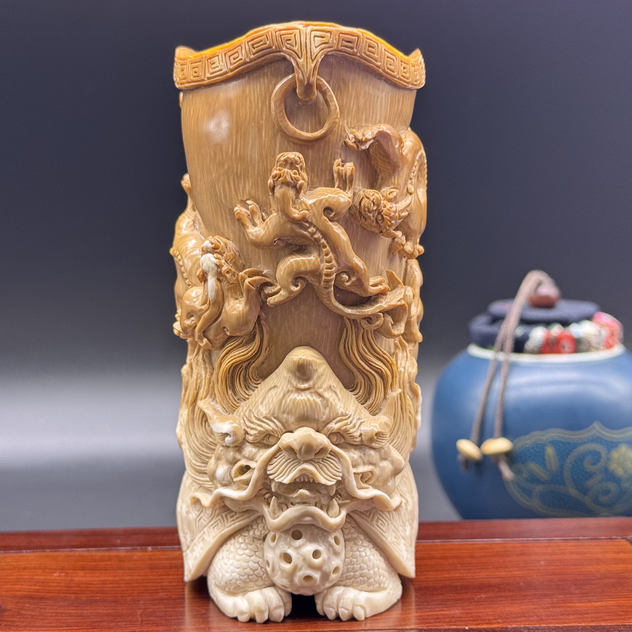 上古冰川猛犸象牙螭龙瑞兽杯渐变咖大师精工摆件收藏工艺品