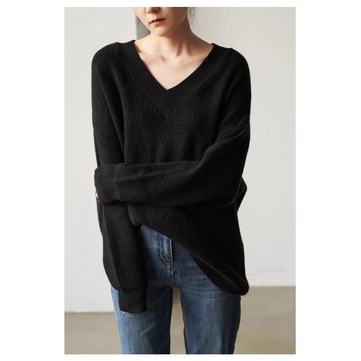 品质法式高级感显瘦黑色V领套头毛衣秋冬女装宽松慵懒外穿针织衫