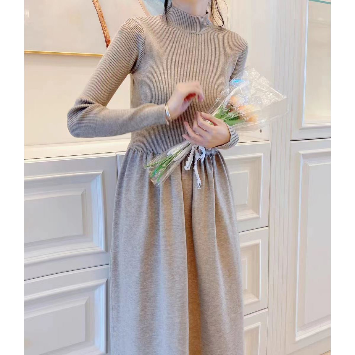 793针织连衣裙2025秋冬新款保暖显瘦中长款过膝打底半高领毛衣裙