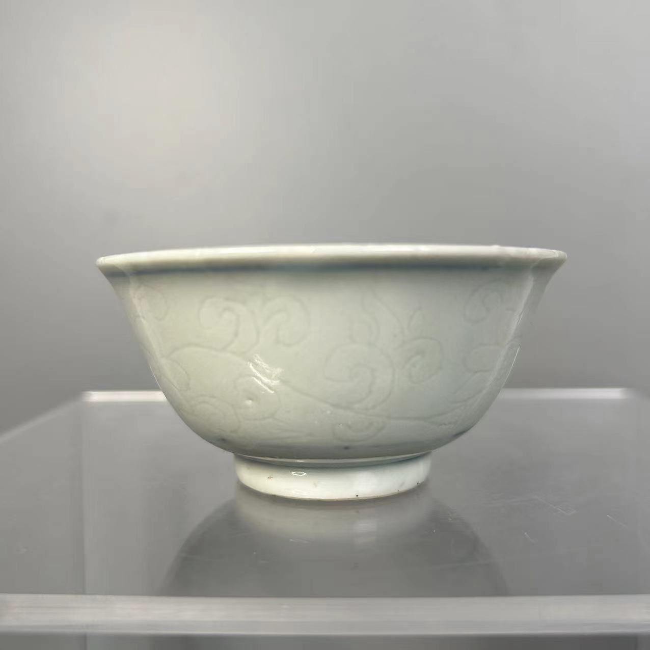 B88709783清早期 暗刻花卉纹茶圆（s）