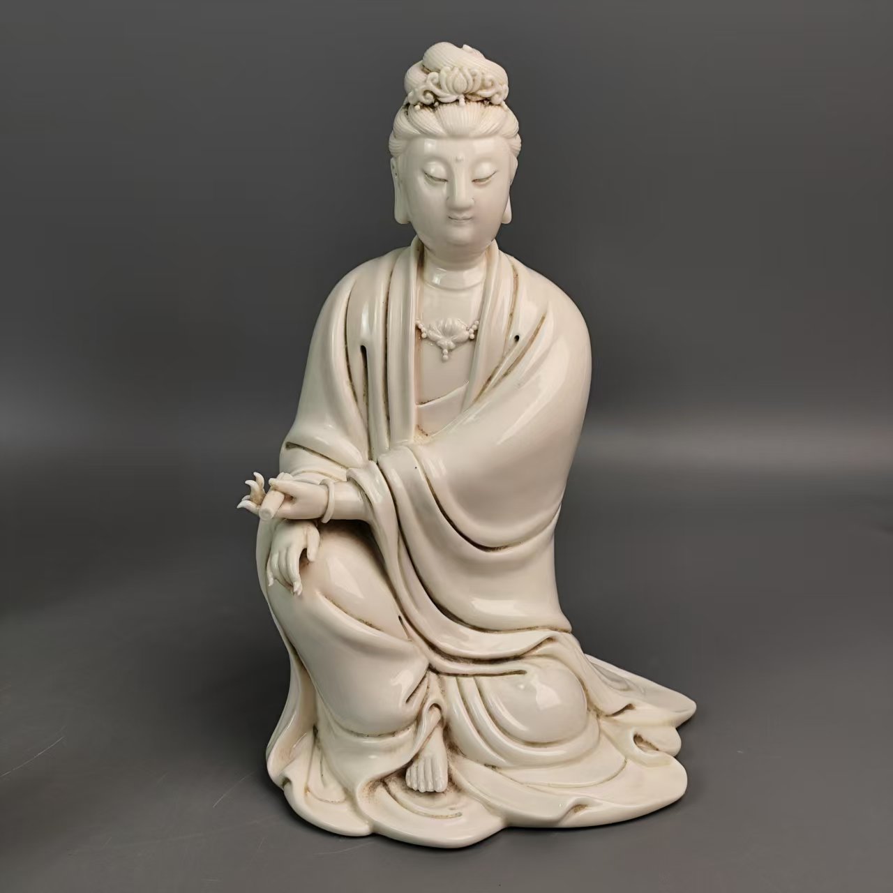 明德化窑何朝宗款观音造像