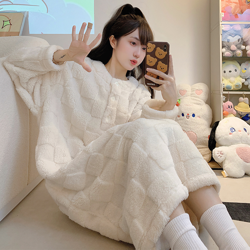 长袖法兰绒珊瑚绒睡衣女秋冬连衣睡裙加厚加绒春秋天中长款家居服