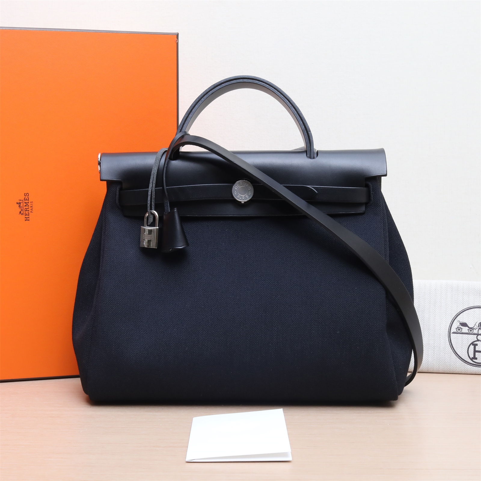 99新  【莎莎精选】爱马仕Herbag 31 89黑 Z刻 手提包 553557