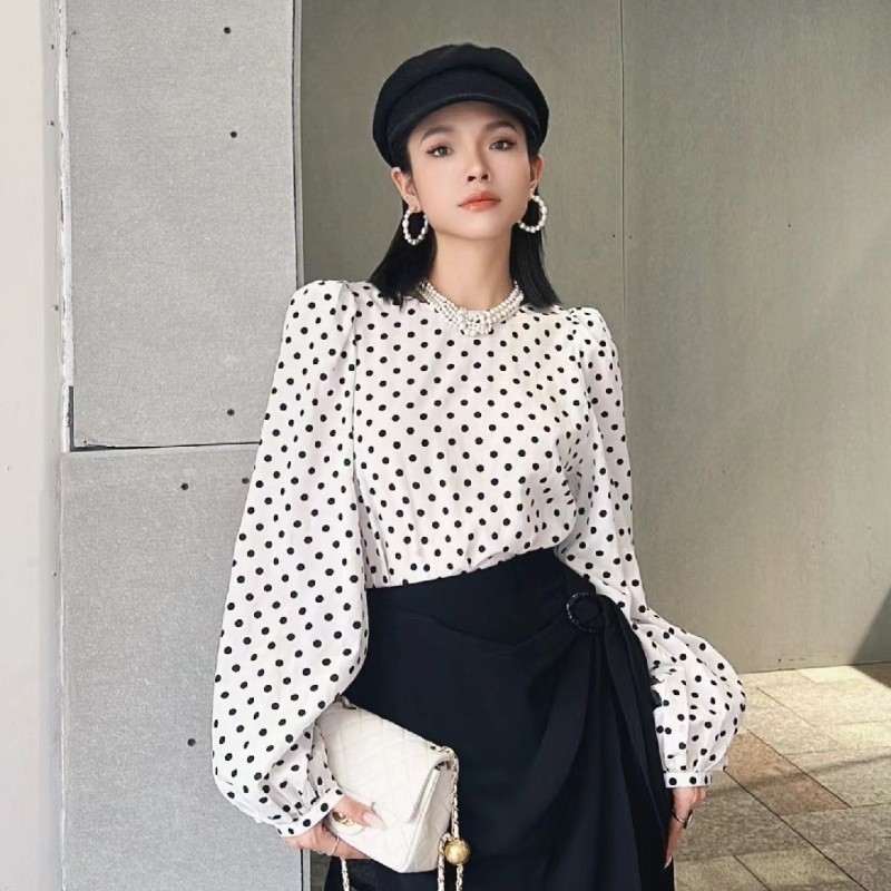 【商场同款】2024女春新款百搭减龄波点圆领泡泡袖长袖衬衫5301128
