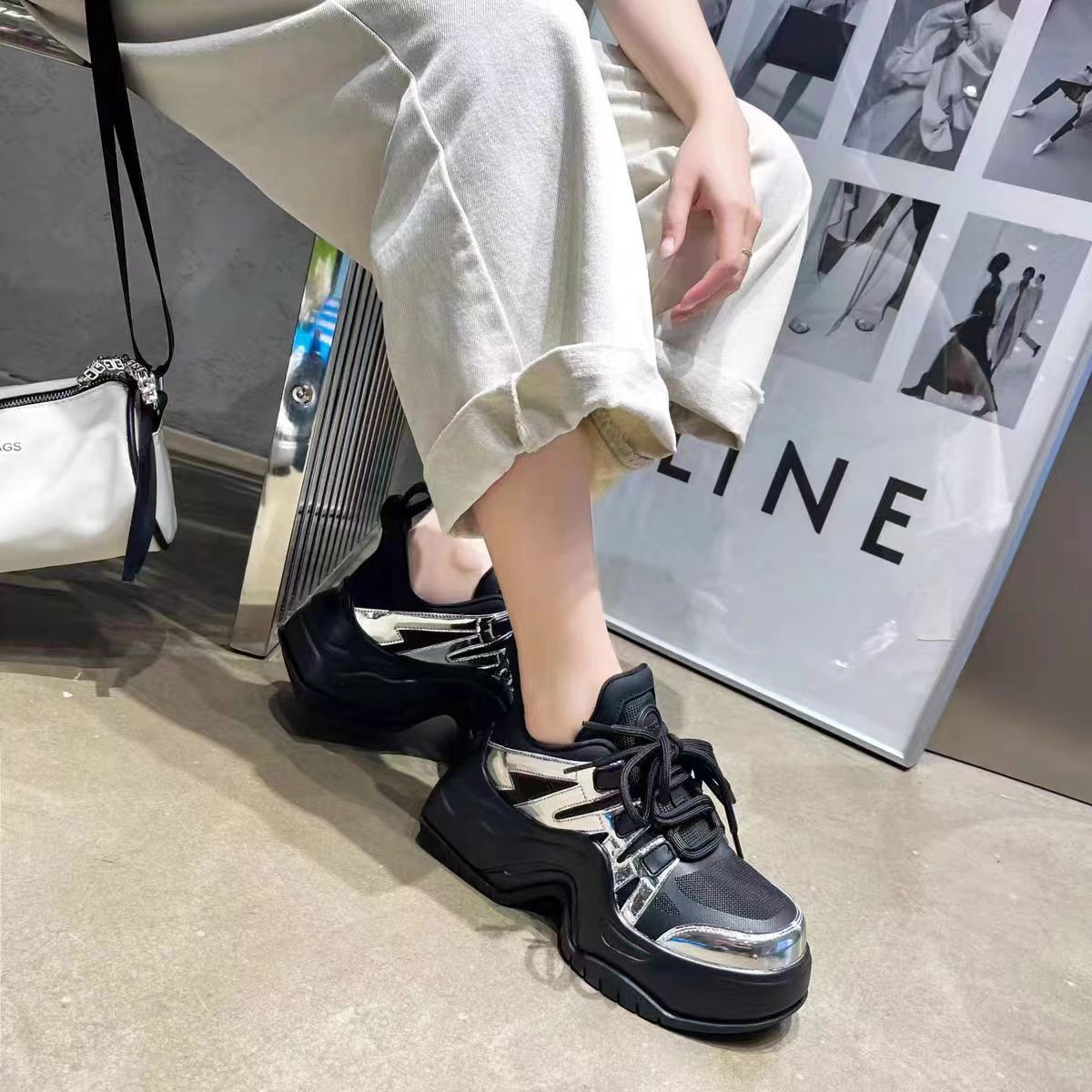 欧货高级设计感银色增高弓形马蹄跟休闲鞋 8153  X D3  检