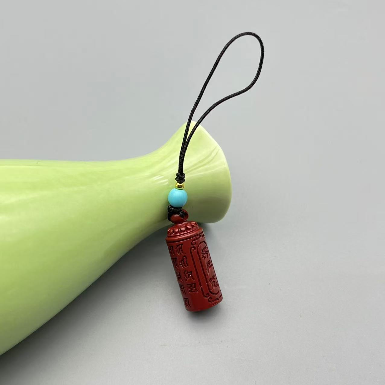 含辰砂工艺品ZC475-经典紫金砂雕刻六字真言挂件