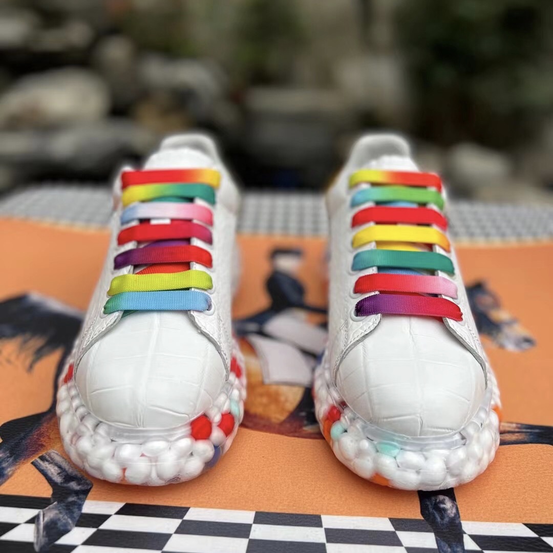 鳄鱼皮休闲运动小白鞋