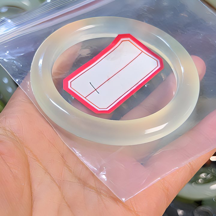 天然岫玉手镯飘墨精品白色时尚女士冰透圆条精美女款百搭白色手镯