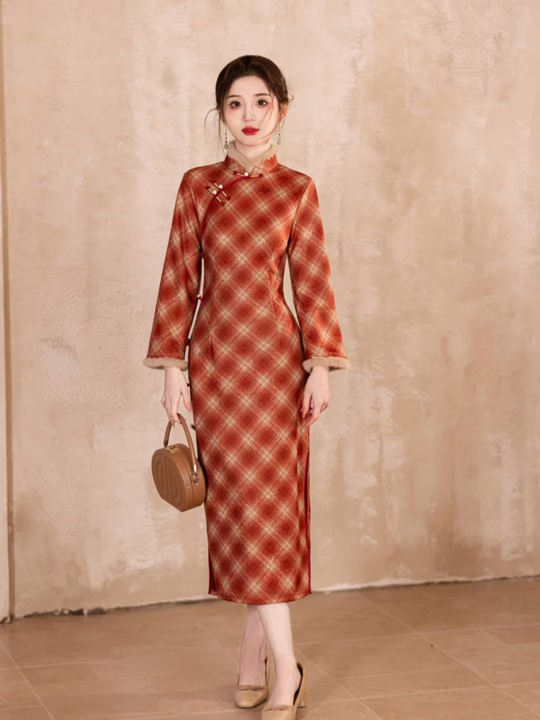 新中式冬款2024新款连衣裙毛绒领长旗袍日常气质优雅保暖年轻款