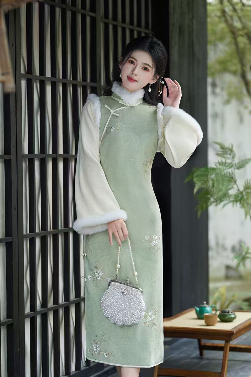 2024新款马甲裙无袖旗袍冬季全开襟改良绣花气质裙