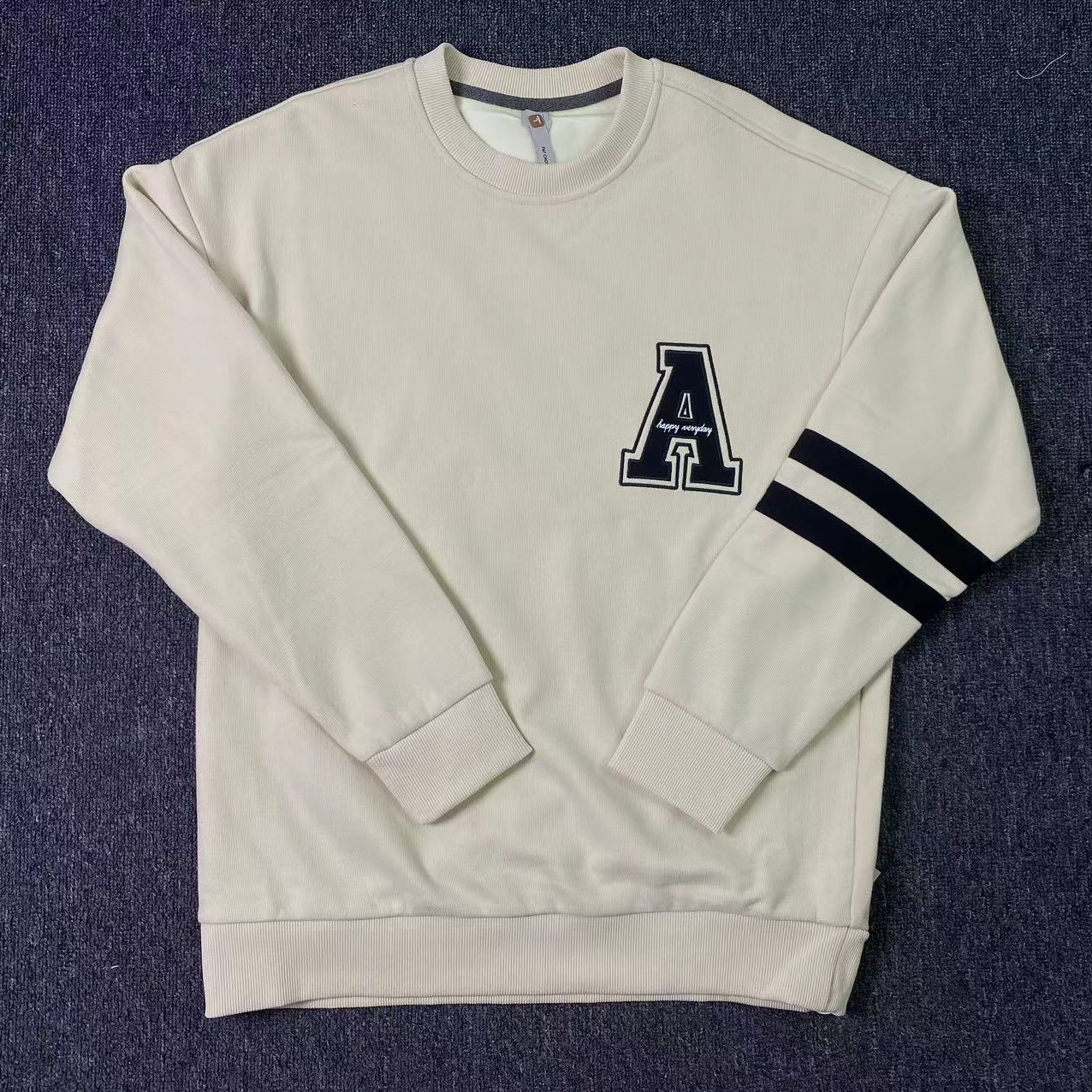 秋冬季新款潮流圆领加绒长袖卫衣男女同款休闲刺绣款百搭简约情侣