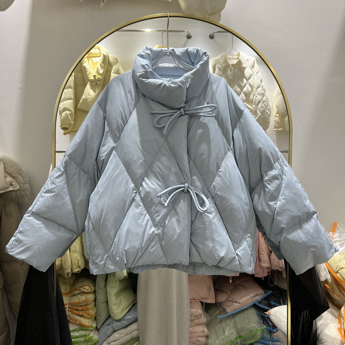 韩版蝴蝶结羽绒服女冬短款小个子2023年新款设计感减龄白鸭绒外套