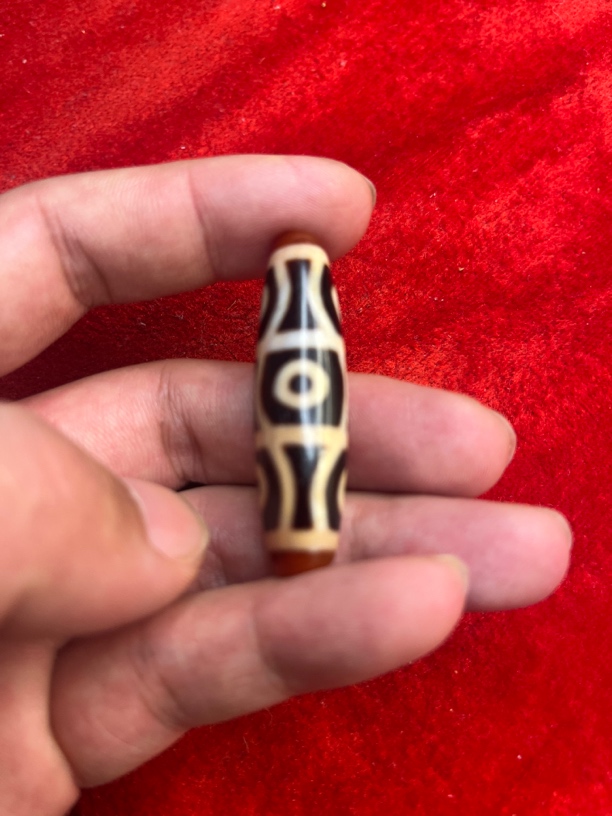 六眼玛瑙材质吊坠