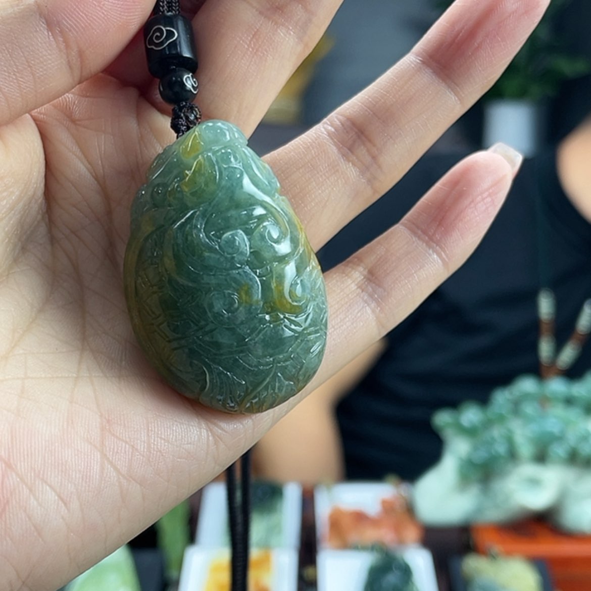 【闪购商品】蛇纹石玉颈饰未镶嵌