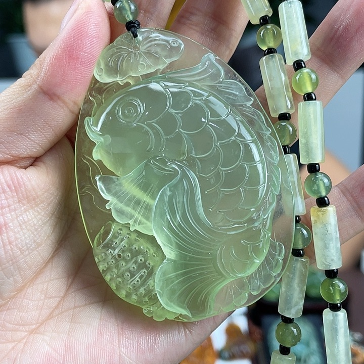 蛇纹石玉颈饰未镶嵌
