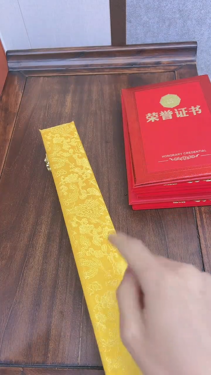 【闪购商品】绘画1214黄清波-三尺横荷花虾