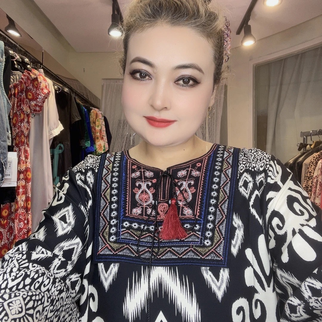 均码 的 绵绸的 民族风绣花 连衣裙 60公斤到90公斤pahtakoynak