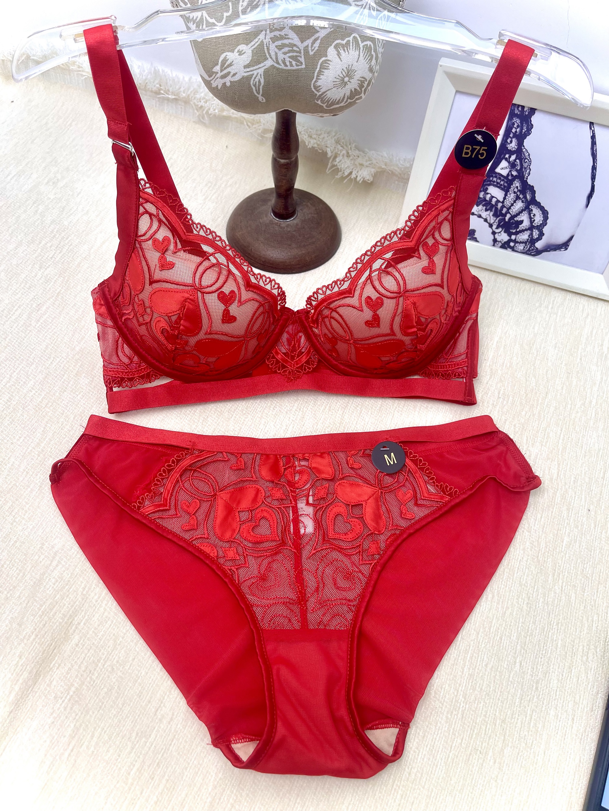 KL9035 欧美蕾丝美背性感大胸显胸小胸显大上薄下厚女士内衣套装