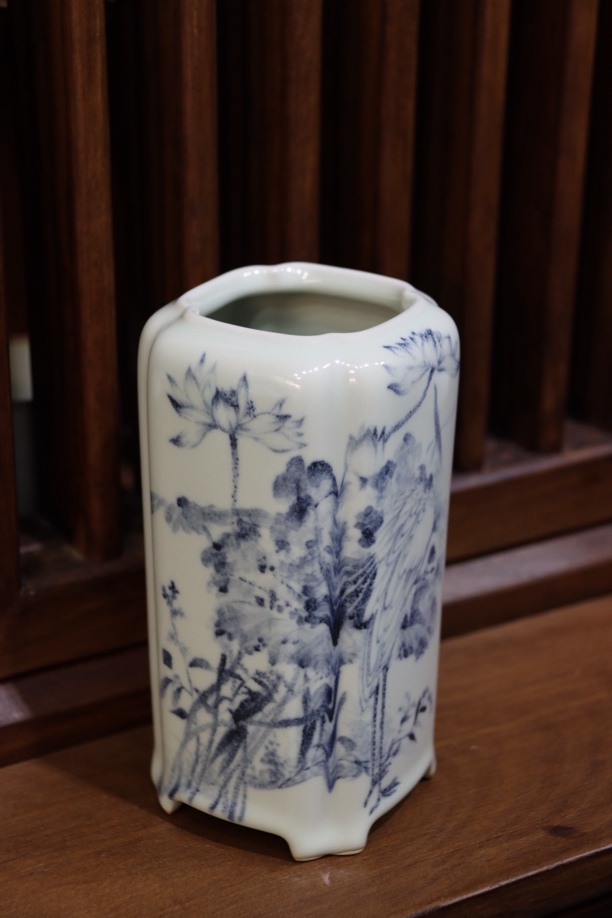 汝窑青花半见釉鹤荷图