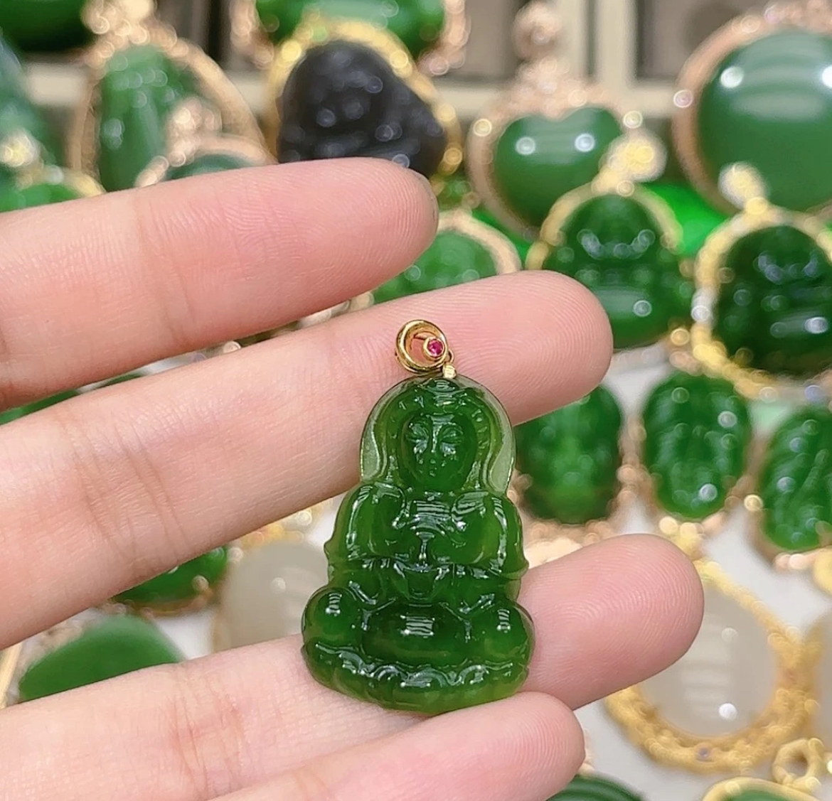 和田玉碧玉观音吊坠