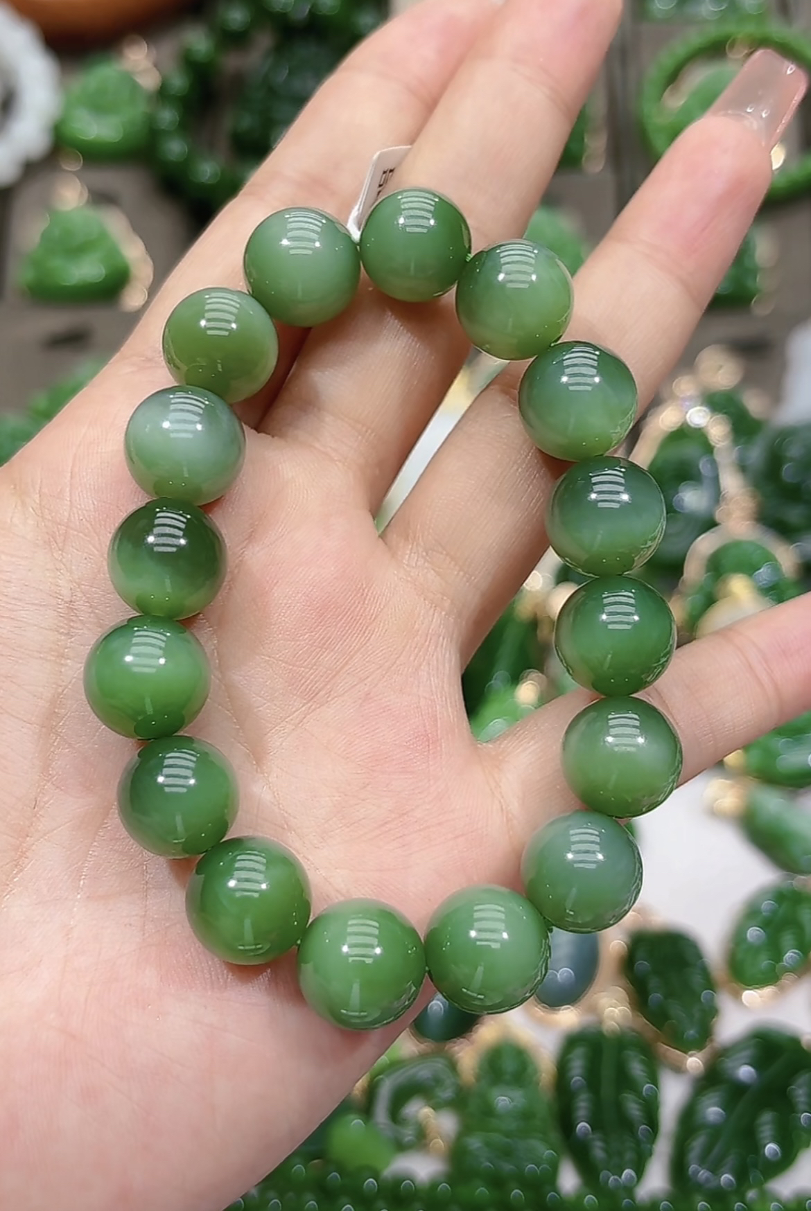 冰猫粉绿卡12手串和田玉碧玉