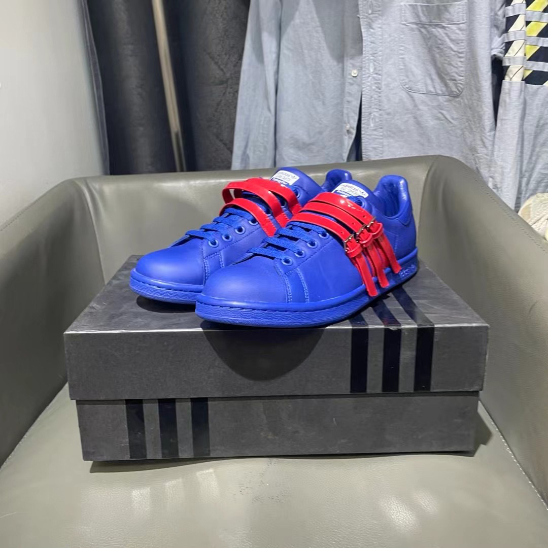 全新捡漏42.5码 adidas raf simons 限量599比手速球鞋