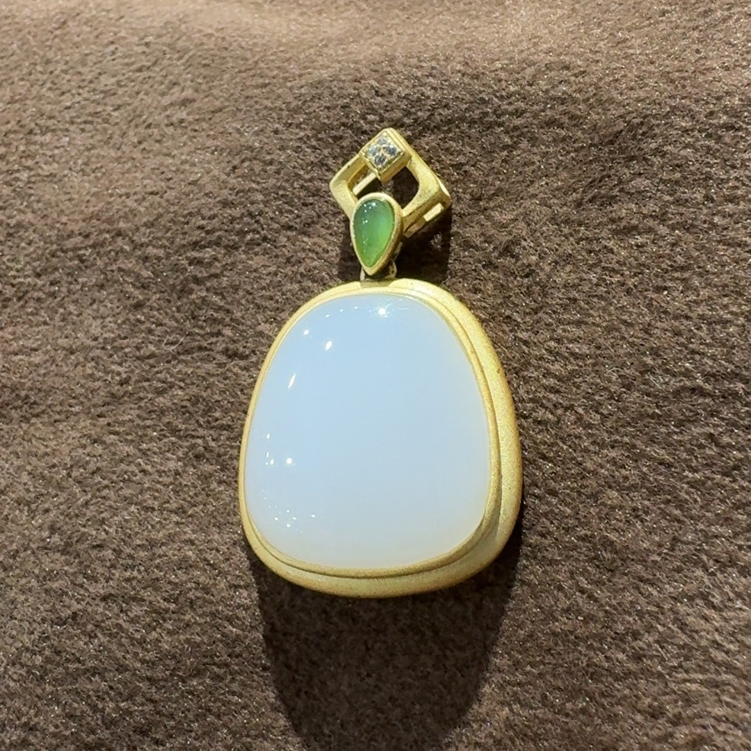 银镶和田玉吊坠镶嵌俄料碧玉气质时尚精美精致