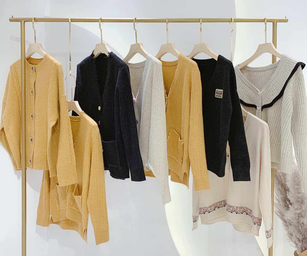 春秋冬新款韩版宽松修身显瘦开衫毛衣V领中高领休闲时尚潮流女装