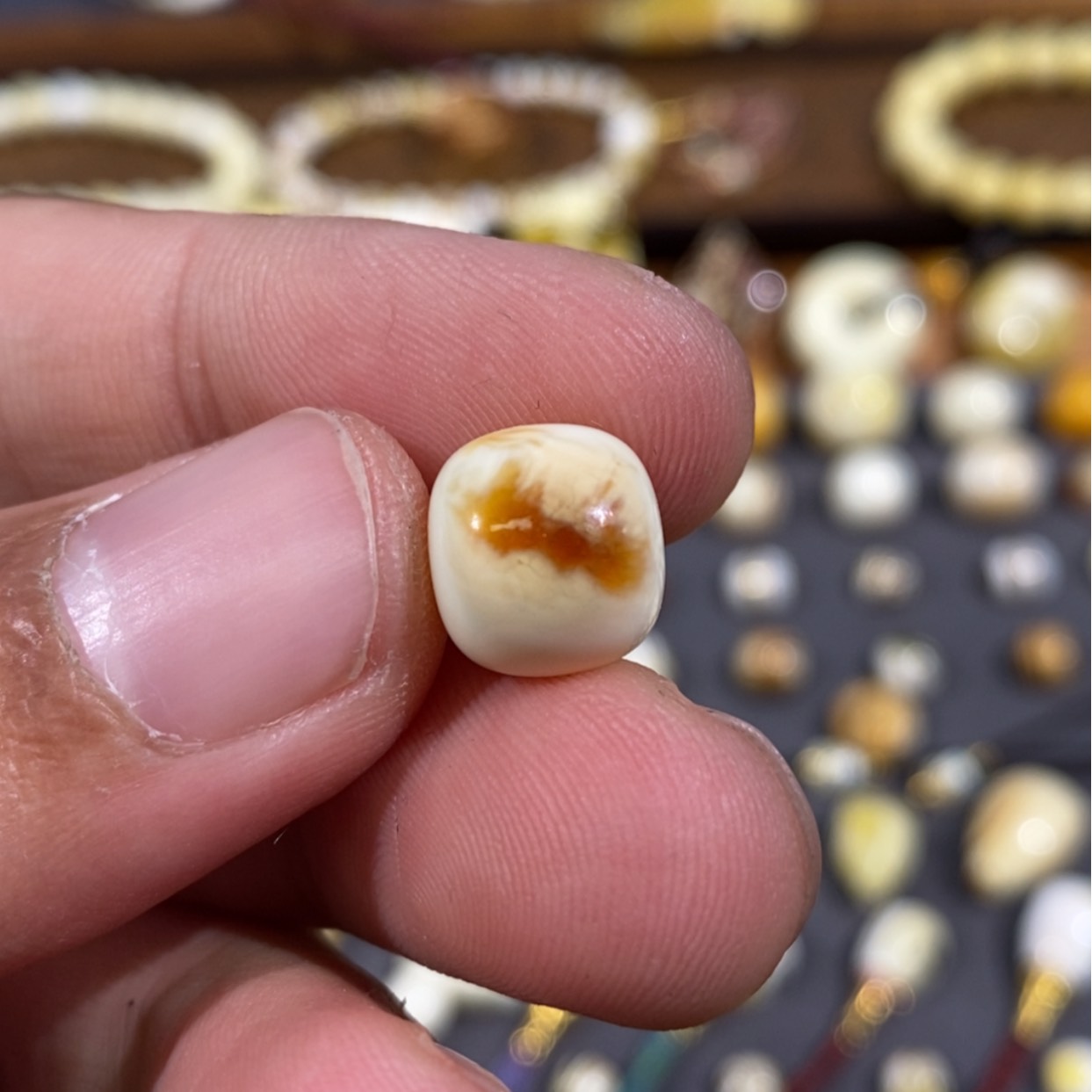 【闪购商品】琥珀裸石未镶嵌汪*远