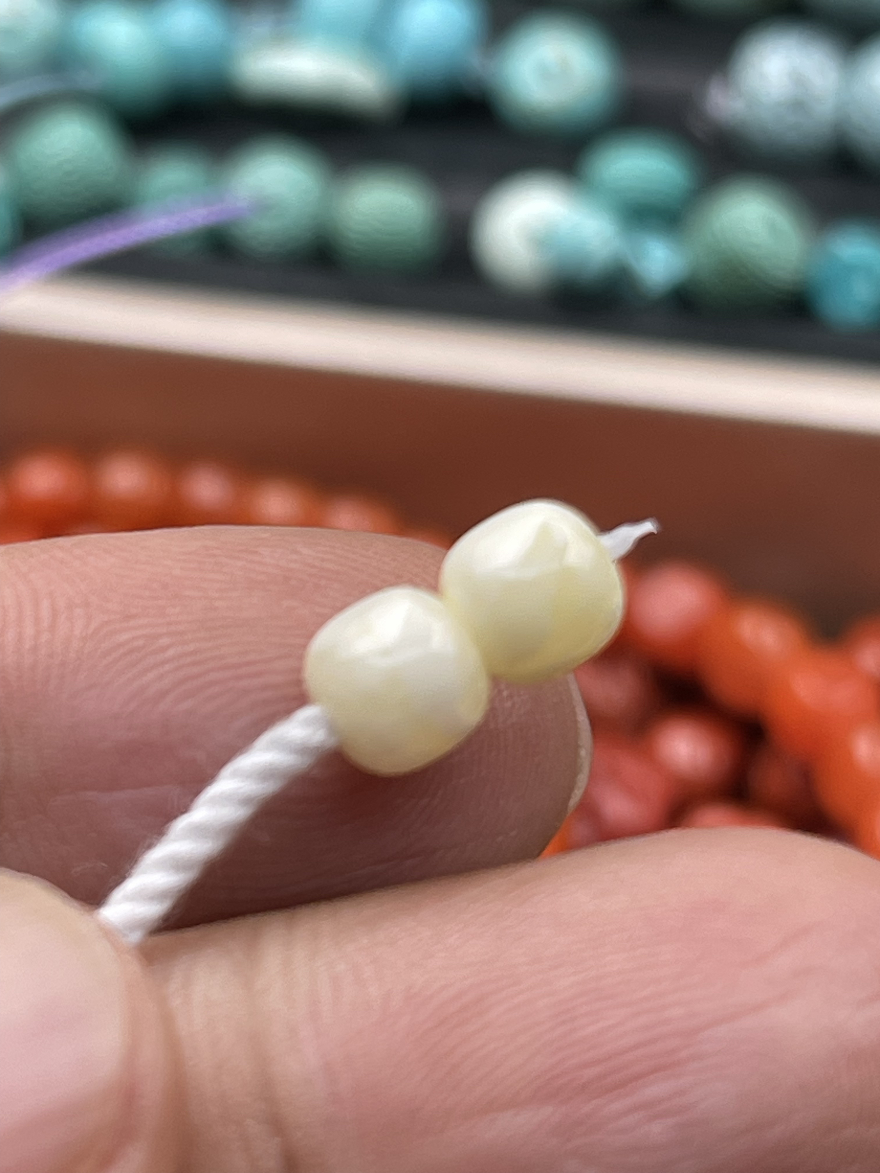 天然金白花蜡5mm老型对珠