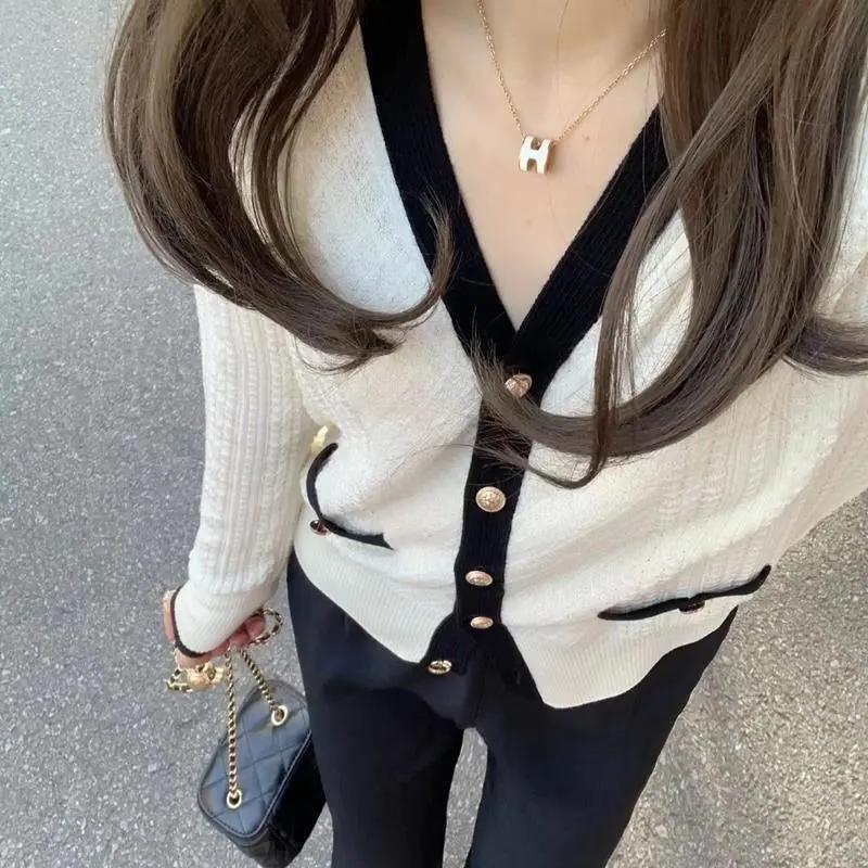 2023年早春新款小香风针织开衫外套女设计感小众毛衣打底洋气上衣