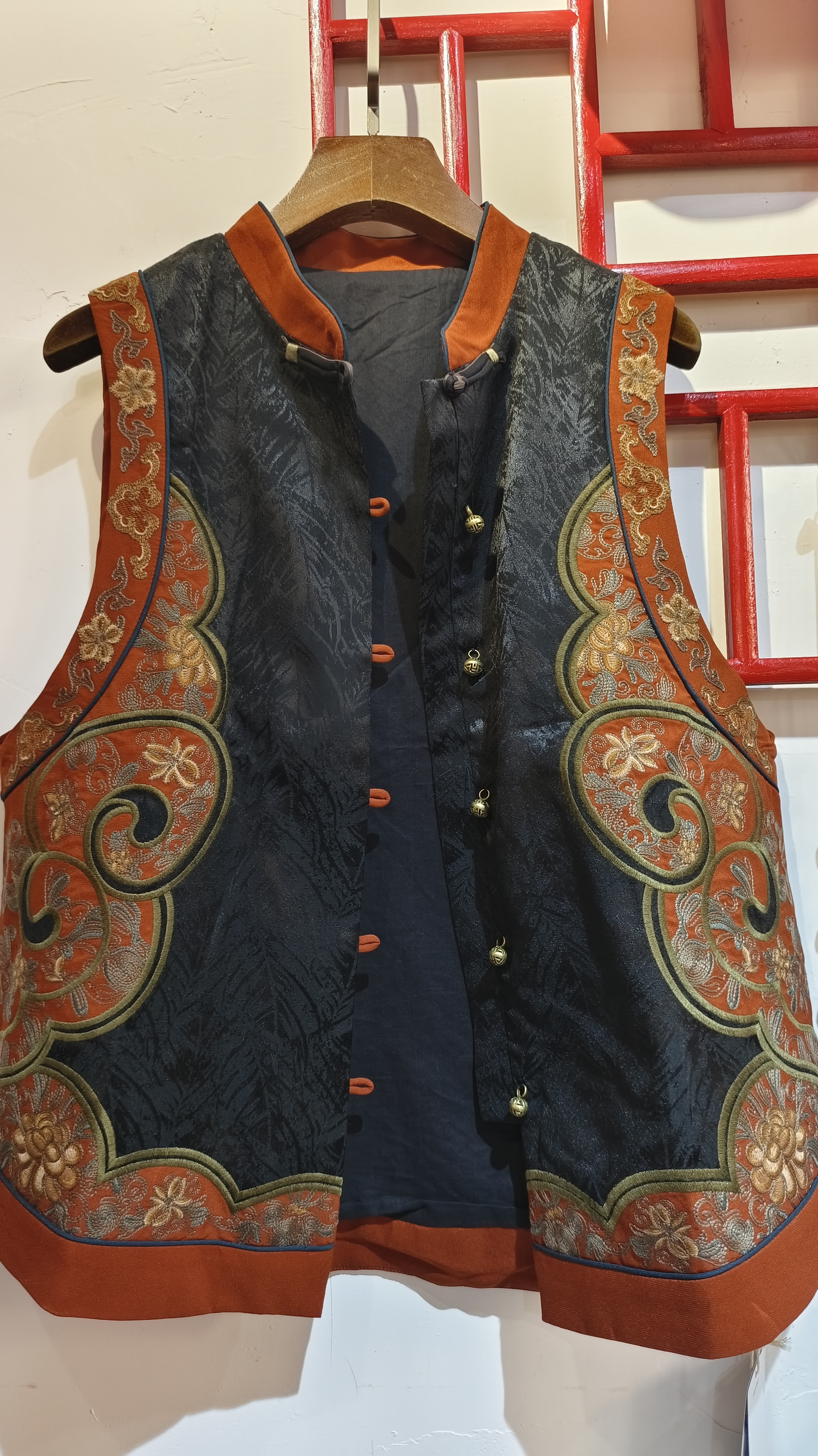 青荷家24春款新中式女士马甲复古刺绣