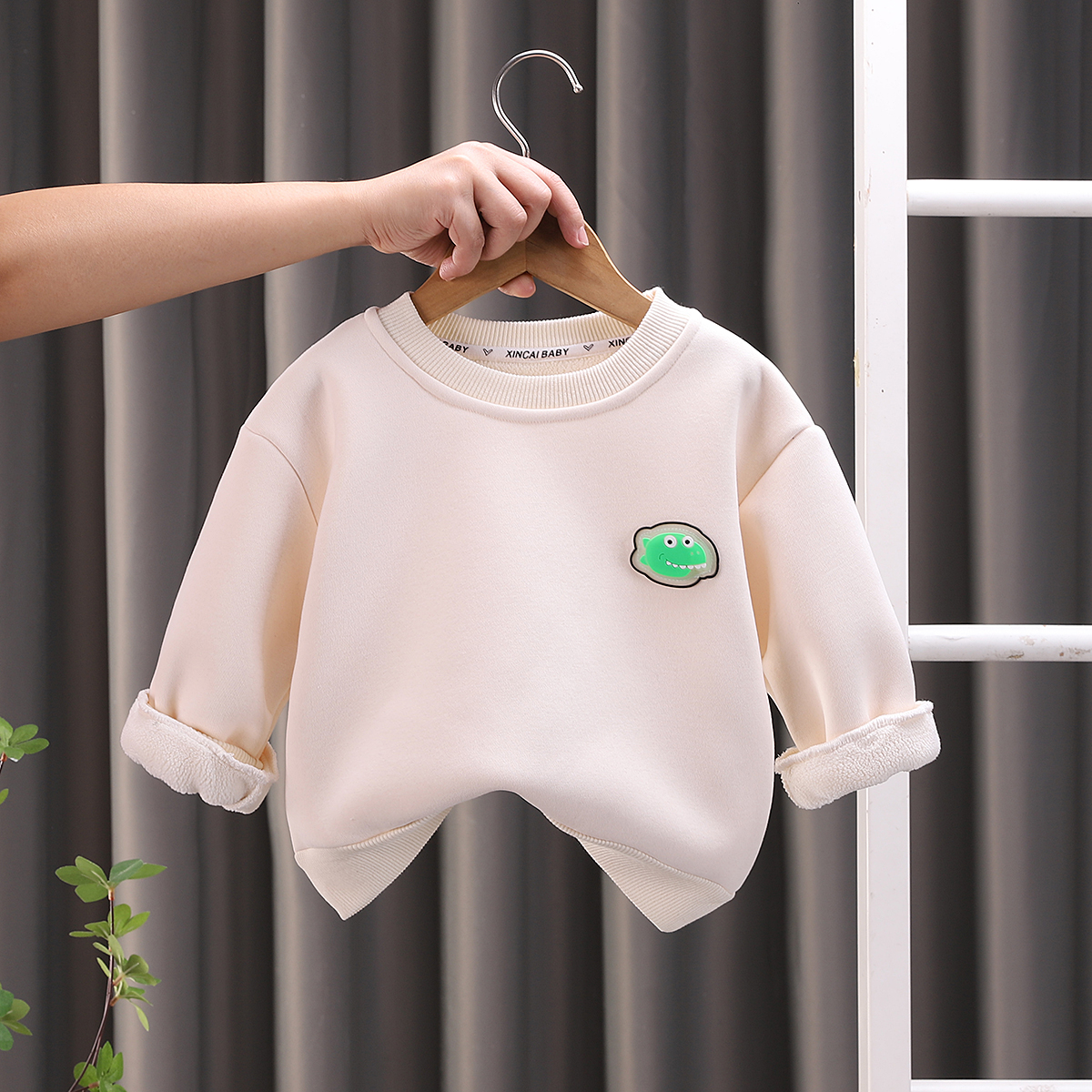 女童加绒卫衣儿童时髦洋气冬季半圆领运动上衣新款宝宝加绒衣服