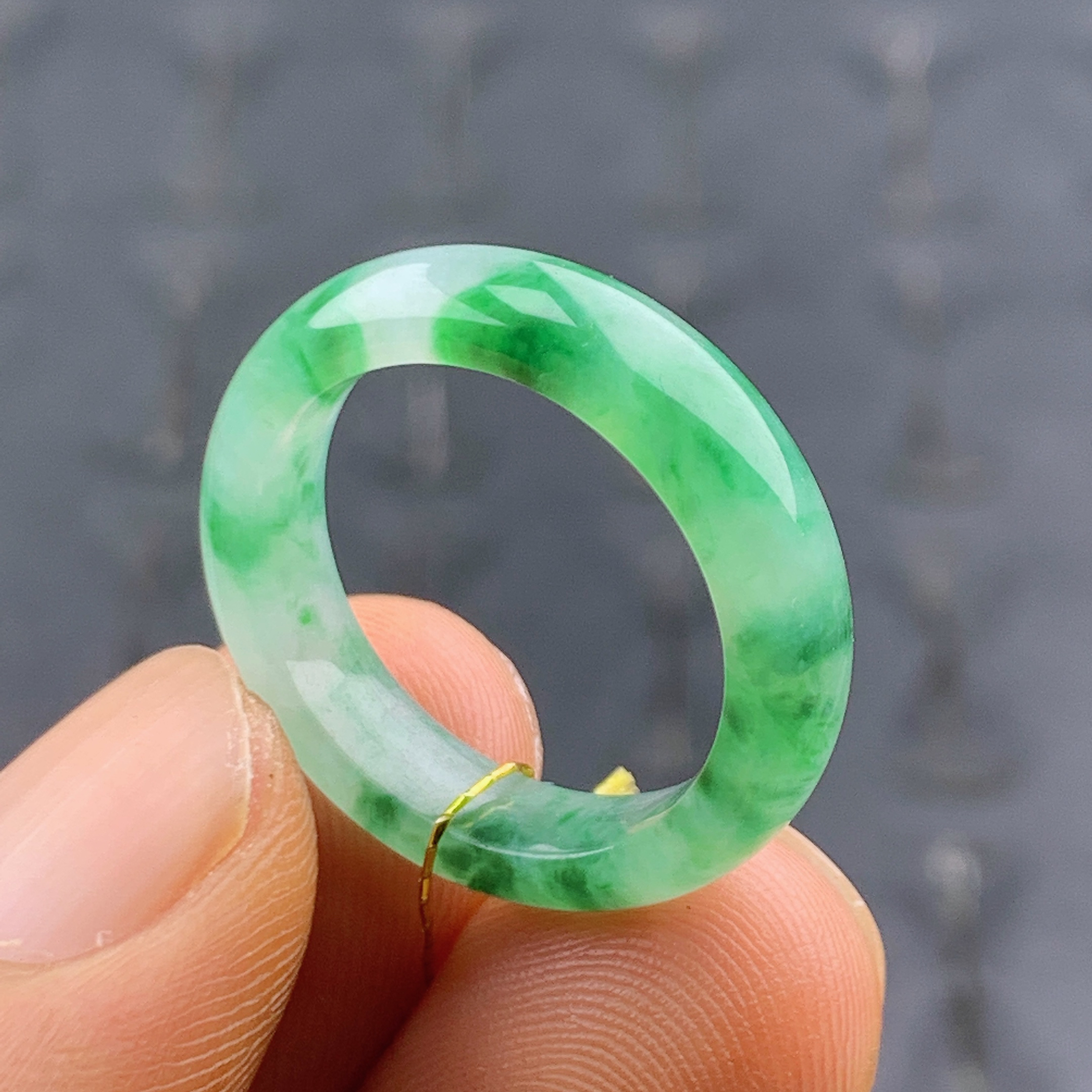 15号缅甸天然A货翡翠，冰胶飘阳绿戒指，内径17.5mm，T336
