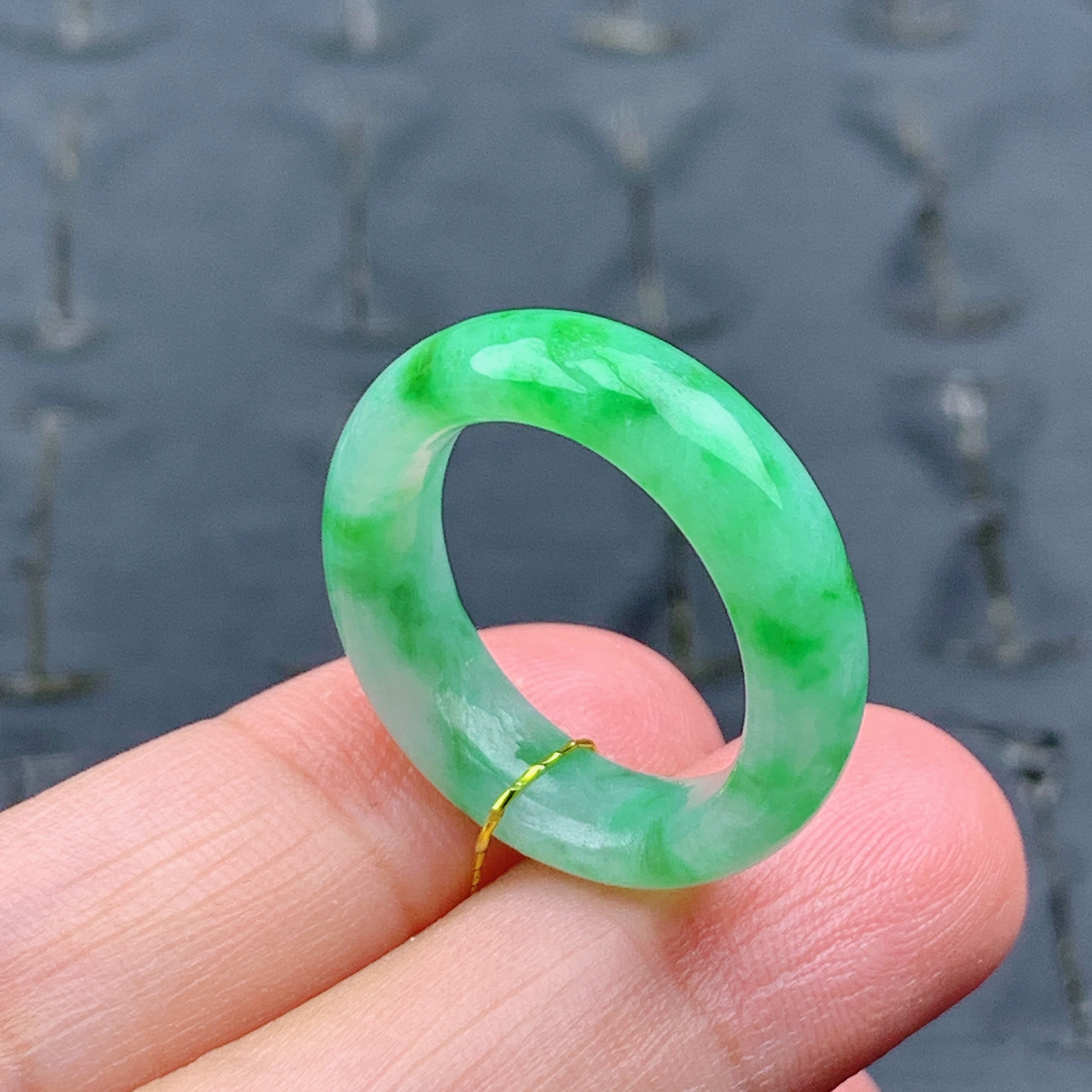 T385缅甸天然A货翡翠14号圈口满阳绿戒指内径17.1/6/3.5mm