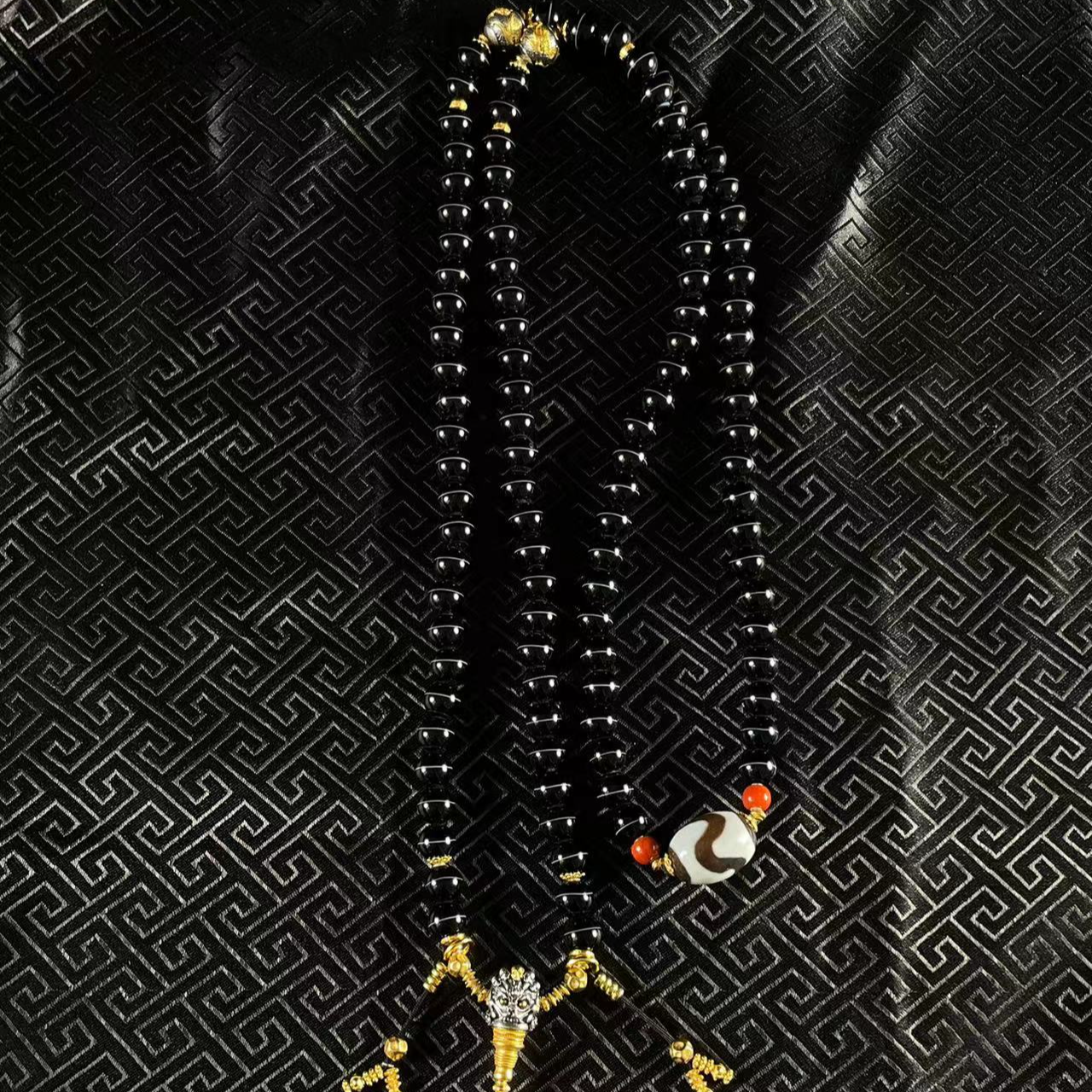 壹加 | 玛瑙牙牙药师108横款锁骨链