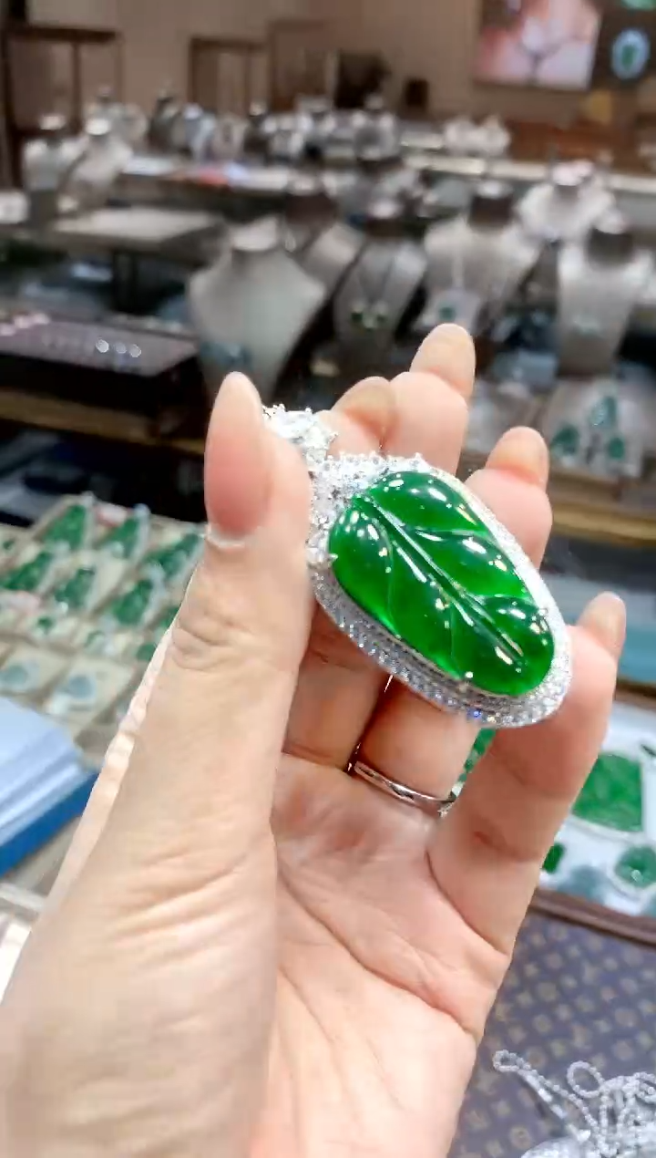 【闪购商品】翡翠颈饰银S925镶嵌叶子发一件