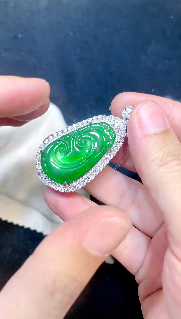 【闪购商品】翡翠颈饰银S925镶嵌吊坠A08