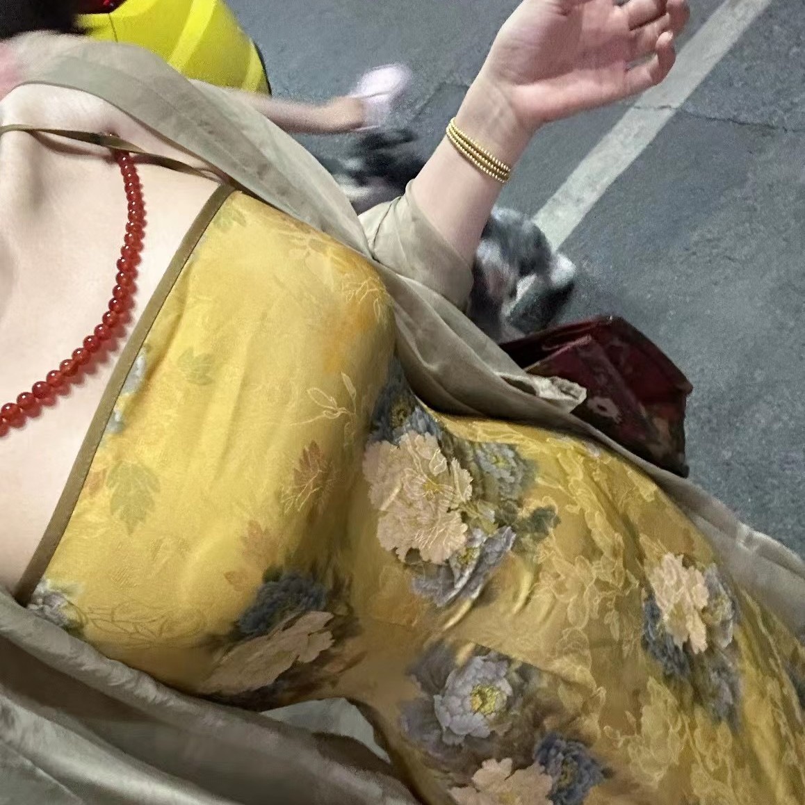 LHMknk1画报夫人原创自制《夜未央》新中式国风挂脖裙